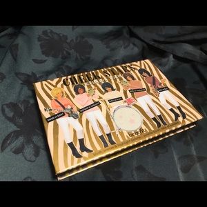 👗Benefit Cheekstars Reunion face palette